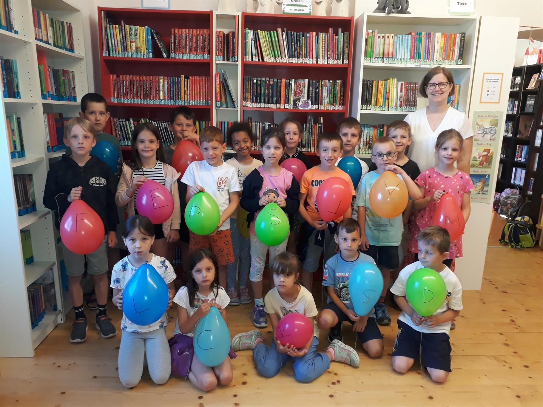 Schülerinnen und Schüler der Klasse 1a der Volksschule Wullersdorf