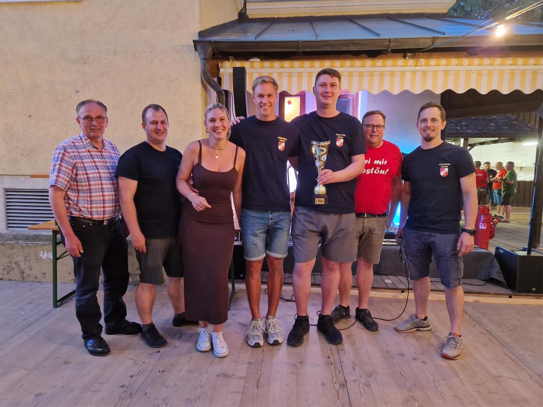 Siegergruppe mit Organisatoren und Ehrengäste - v.l.n.r: Richard Hogl, Stefan Hahn, Stefanie Weiss, Valentin Dibold, Stefan Seidl, Johannes Rohringer, Roland Bauer