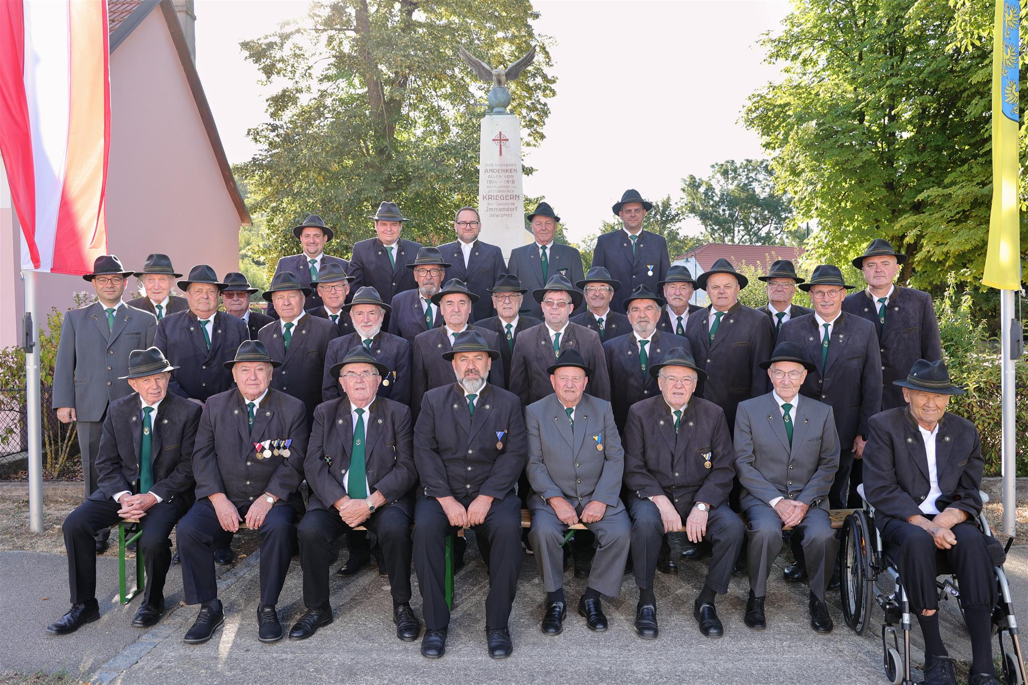 Gruppenfoto des ÖKB - Immendorf anlässlich des 100-jährigen Bestehens